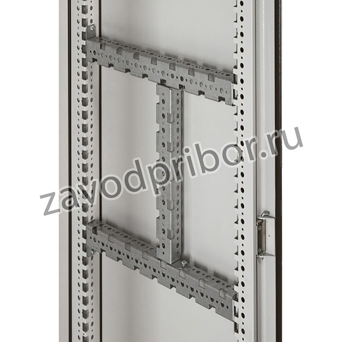 Legrand Altis Перфорированный траверс многофункциональный для шкафов шириной/высотой/глубиной 800 мм