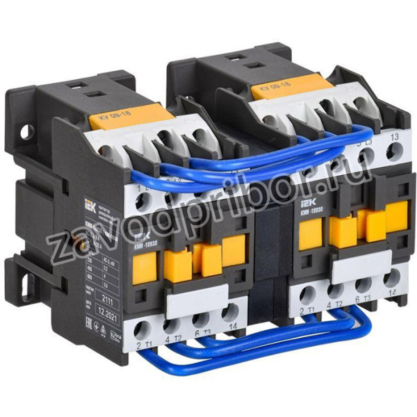 Контактор КМИ-10930 реверс 9А 400В/АС3 2НО IEK KKM13-009-400-20-1